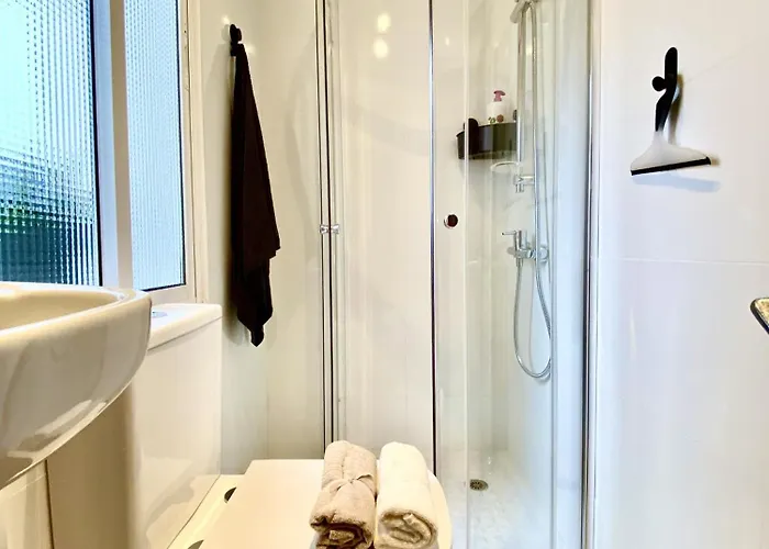 Apartman Amplio Con Dos Patios Gijón