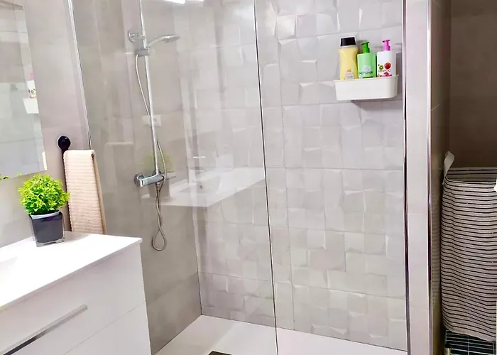 Apartman Amplio Con Dos Patios Gijón