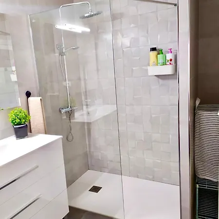 Apartament Amplio Con Dos Patios Gijón