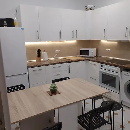 Amplio Con Dos Patios *